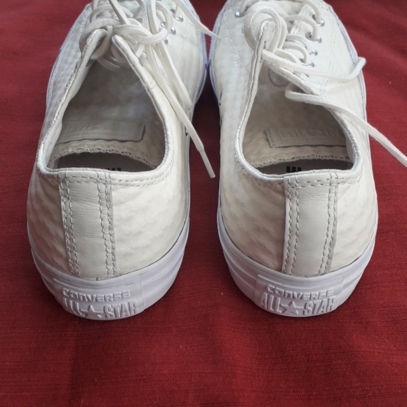 Vintage Converse Ivory on White Peppled Canvas Sneakers - Picture 5 of 8